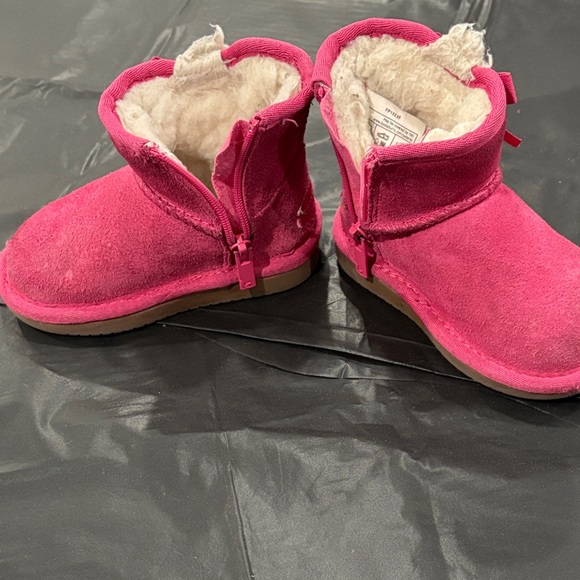 Koolaburra Pink Kids Boots - Picture 7 of 9